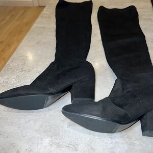 JustFab Elegant Black Suede Heeled Boots